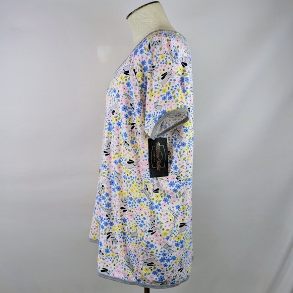 Pillow Talk PJ Set Short Sleeve Top Shorts Dogs Bees Flowers Print S NWT - Picture 5 of 9